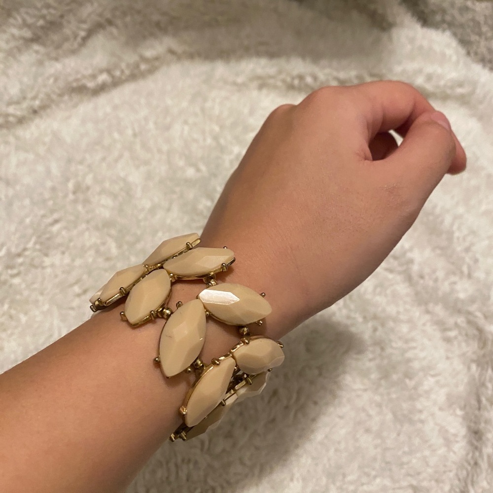 pretty pale pink/beige bracelet!
